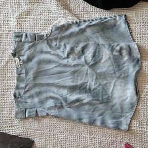 Size medium stripped sleeve blouse